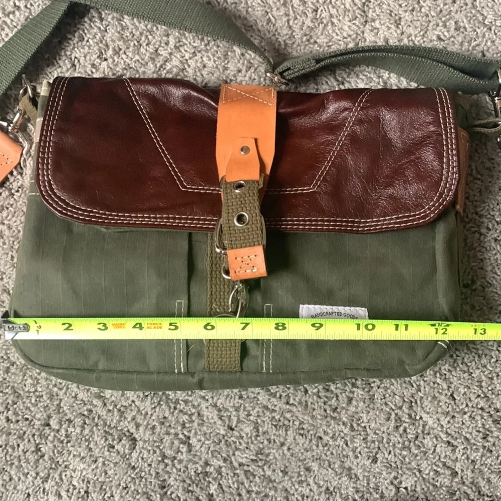 Alex M. Lynch Messenger Crossbody